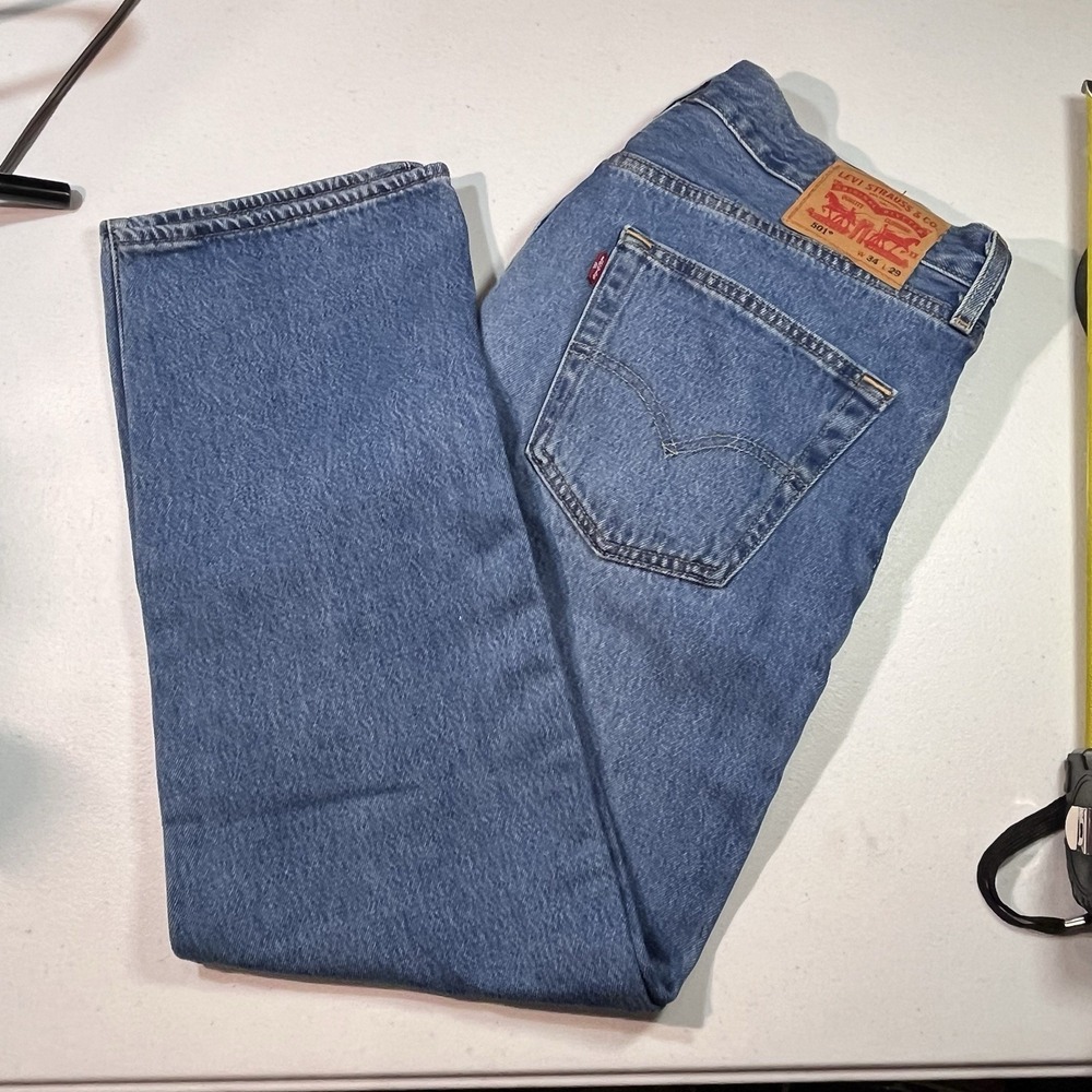 Levi's 501 Jeans Men's 34x29 Blue Denim Straight Leg Button Fly EUC - Picture 3 of 9